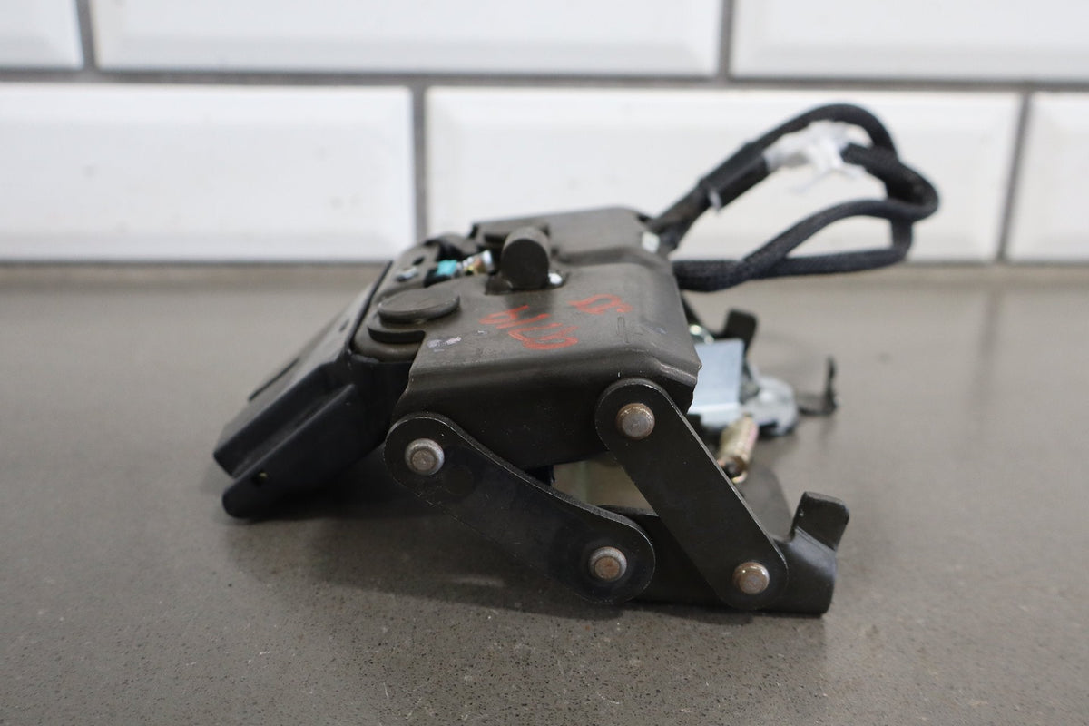 02-10 Lexus SC430 Z40 Trunk Lid Latch