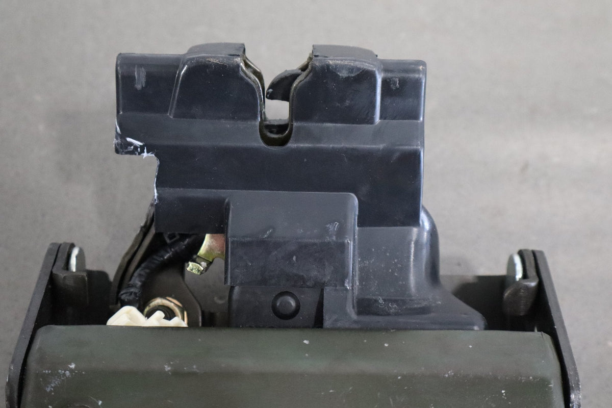 02-10 Lexus SC430 Z40 Trunk Lid Latch