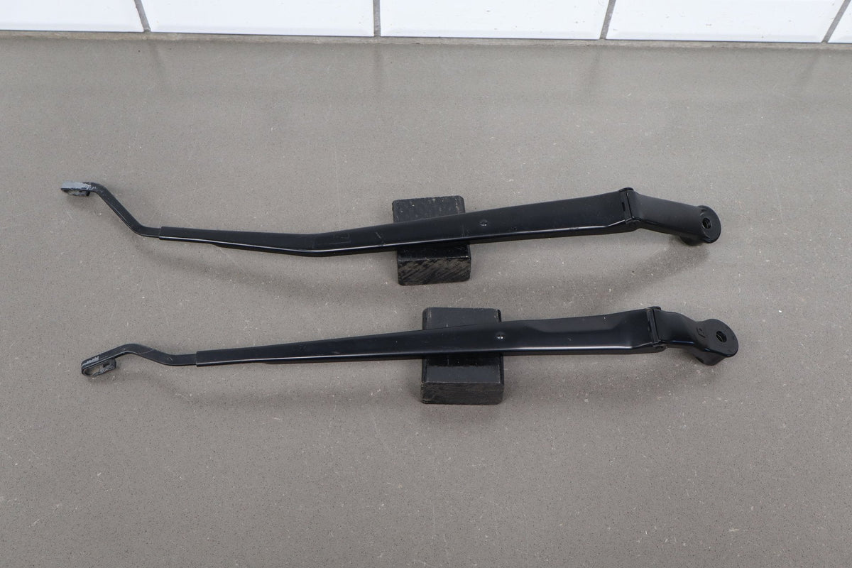 02-10 Lexus SC430 Z40 Wiper Arm Pair No Blades