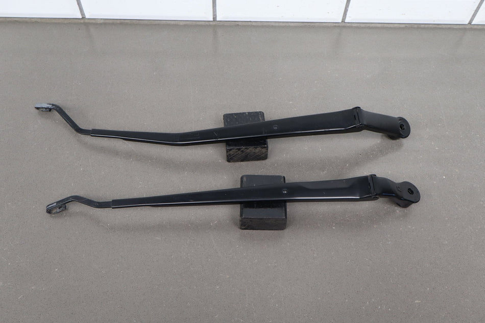 02-10 Lexus SC430 Z40 Wiper Arm Pair No Blades