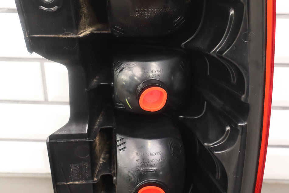 2012 Chevrolet Suburban 1500- TAIL LIGHT ASSEMBLY