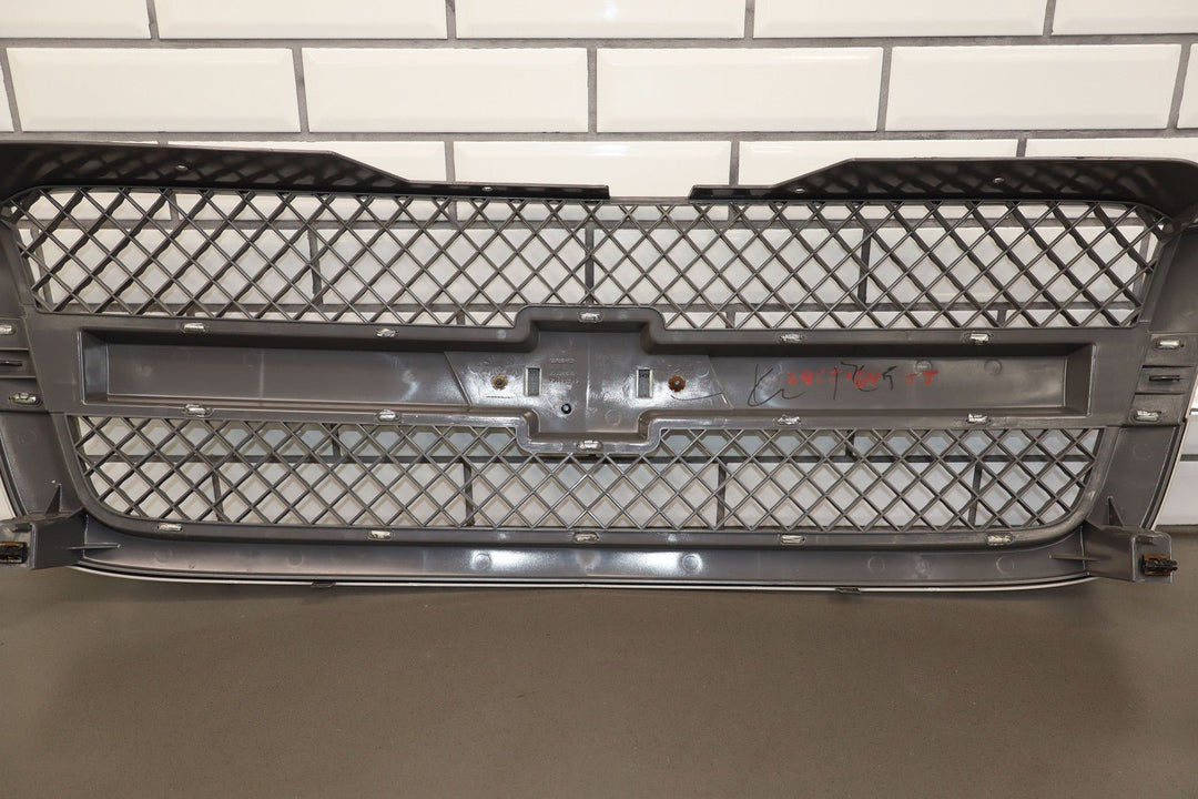 03 - 04 Chevy Silverado 2500 OEM Grille (Silver Birch Metallic 59U)