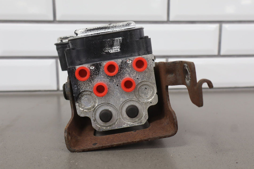 03 - 04 Chevy SSR Anti Lock Brake ABS Pump Module W/Bracket OEM