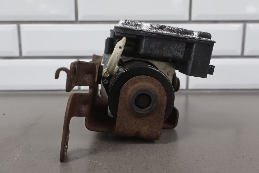 03 - 04 Chevy SSR Anti Lock Brake ABS Pump Module W/Bracket OEM