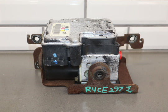 03 - 04 Chevy SSR Anti Lock Brake ABS Pump Module W/Bracket OEM