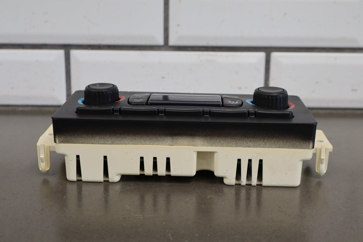 03-04 Chevy Tahoe/Suburban GMT800 Dual Zone Climate 10367042