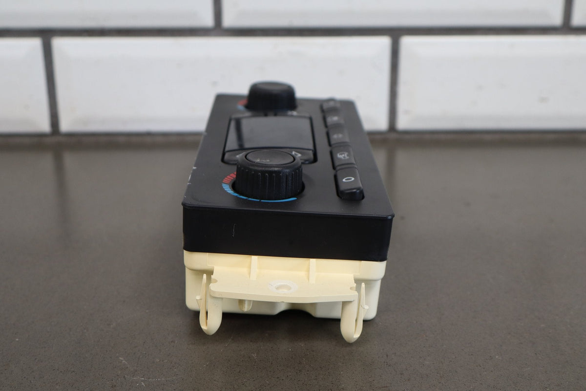 03-04 Chevy Tahoe/Suburban GMT800 Dual Zone Climate 10367042