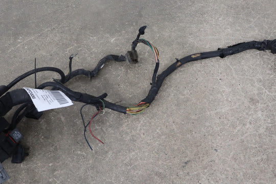 03 - 04 Ford F250 6.0L Powerstroke Diesel Underhood Engine Fuse Box with Harness