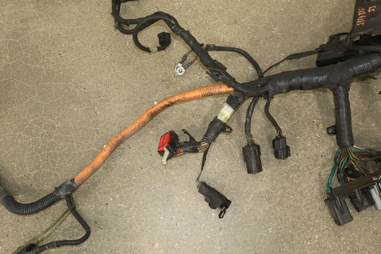 03 - 04 Ford F250 6.0L Powerstroke Diesel Underhood Engine Fuse Box with Harness