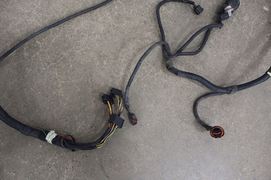 03 - 04 Ford F250 6.0L Powerstroke Diesel Underhood Engine Fuse Box with Harness