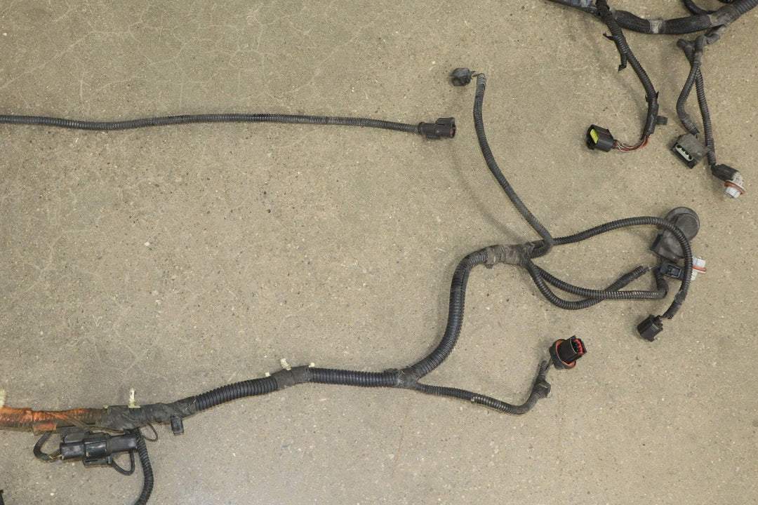 03 - 04 Ford F250 6.0L Powerstroke Diesel Underhood Engine Fuse Box with Harness