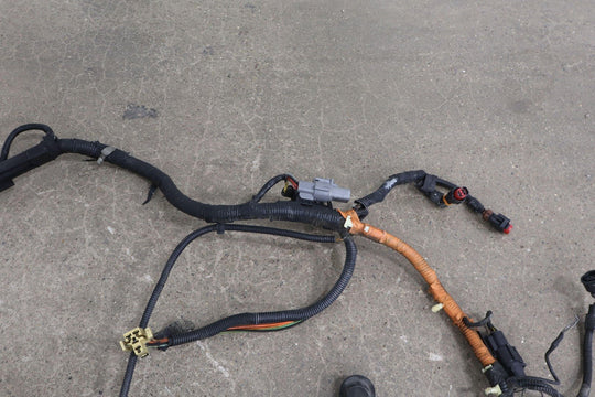 03 - 04 Ford F250 6.0L Powerstroke Diesel Underhood Engine Fuse Box with Harness