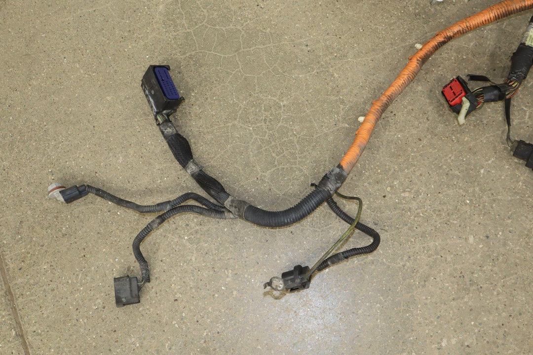 03 - 04 Ford F250 6.0L Powerstroke Diesel Underhood Engine Fuse Box with Harness