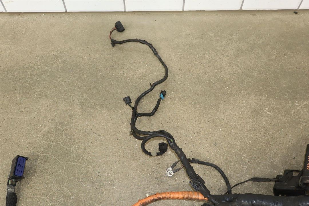 03 - 04 Ford F250 6.0L Powerstroke Diesel Underhood Engine Fuse Box with Harness