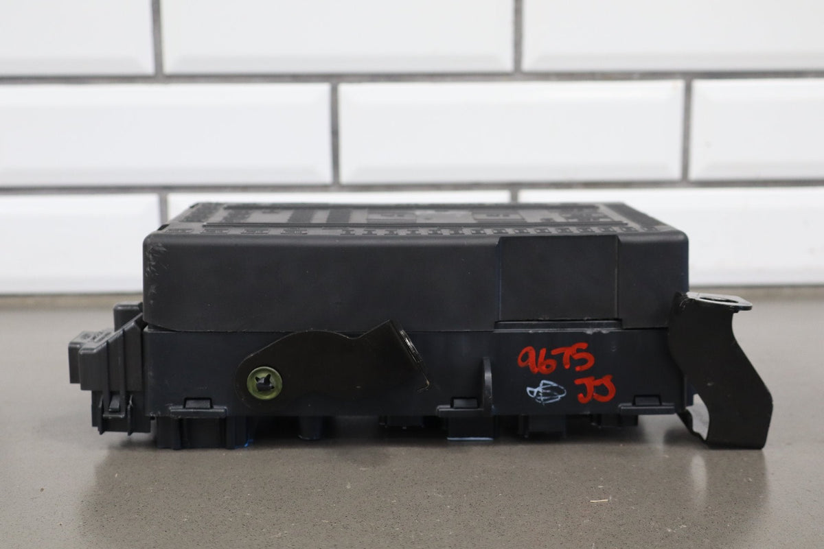 03-04 Ford F250 F350 Super Duty Interior Fuse Box 3C3T-14A067-ED OEM