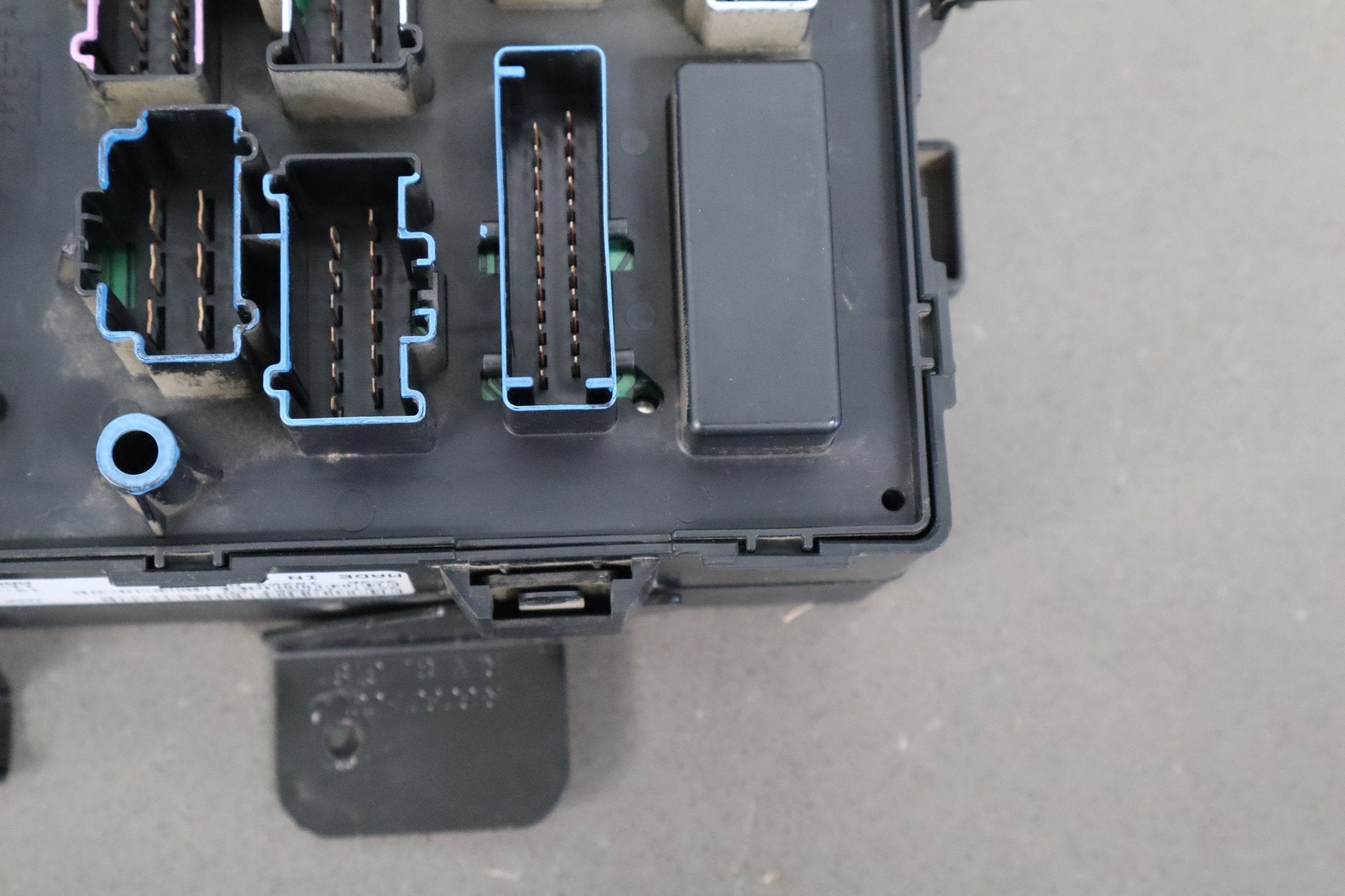 03-04 Ford F250 F350 Super Duty Interior Fuse Box 3C3T-14A067-ED OEM
