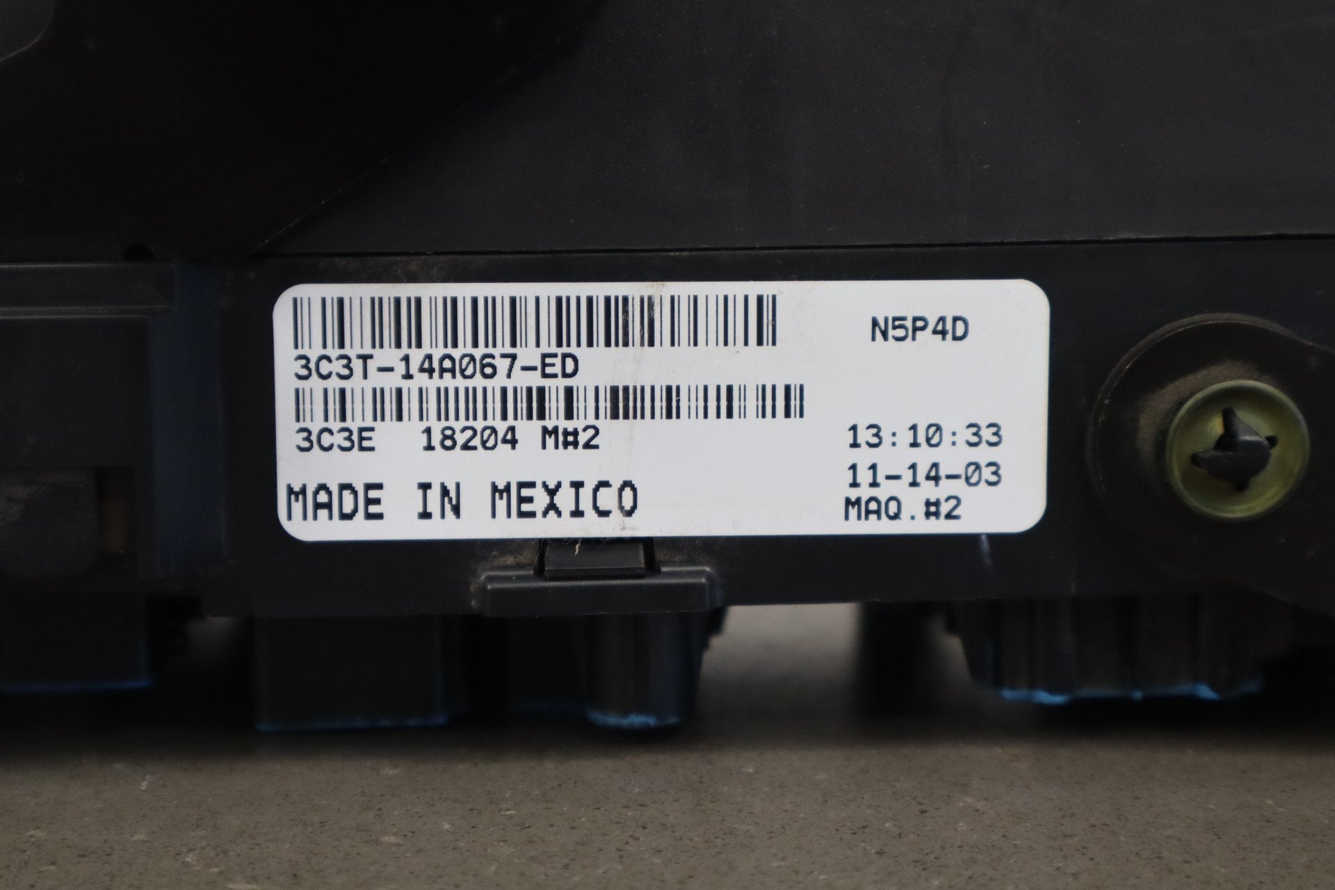 03-04 Ford F250 F350 Super Duty Interior Fuse Box 3C3T-14A067-ED OEM