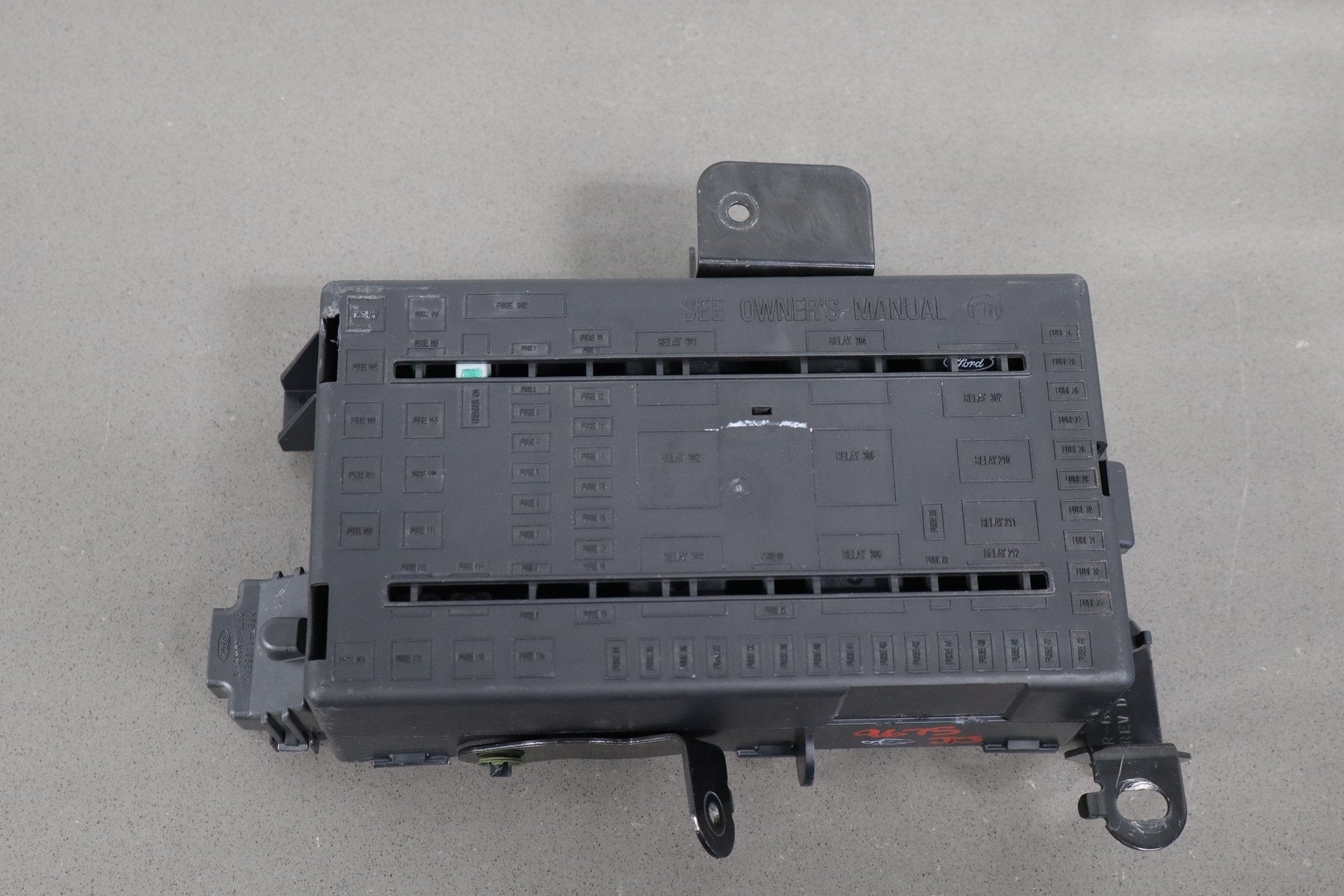 03-04 Ford F250 F350 Super Duty Interior Fuse Box 3C3T-14A067-ED OEM