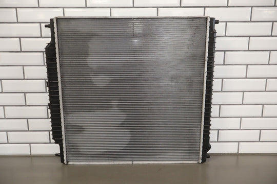 03 - 04 Ford F250 F350 Superduty 6.0 Powerstroke V8 OEM Radiator Leak Free