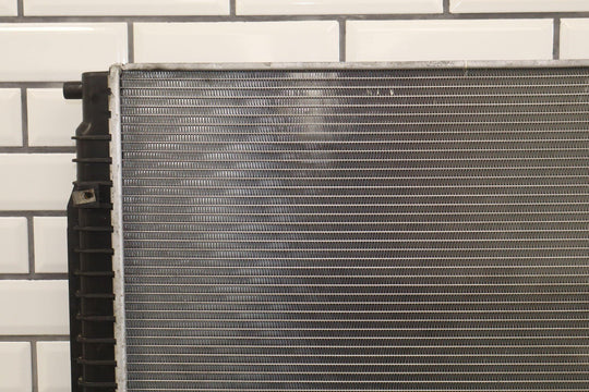 03 - 04 Ford F250 F350 Superduty 6.0 Powerstroke V8 OEM Radiator Leak Free