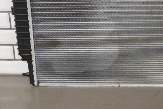 03 - 04 Ford F250 F350 Superduty 6.0 Powerstroke V8 OEM Radiator Leak Free