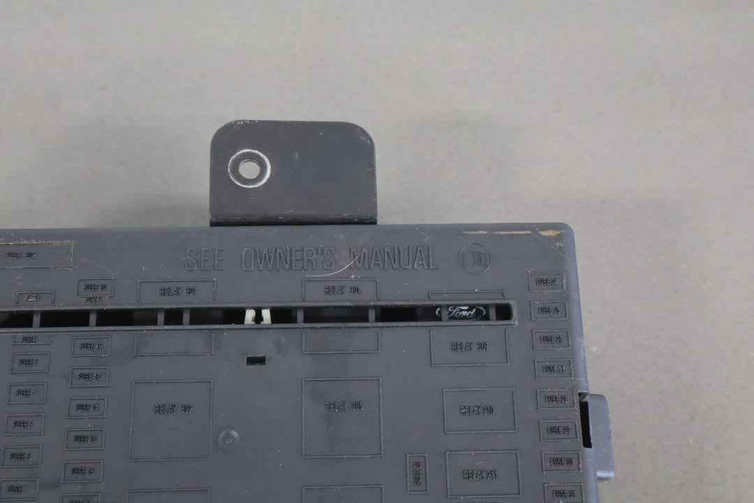 03 - 04 Ford Powerstroke 6.0L Diesel Cabin Fuse Junction Box 3C3T - 14A067 - EC