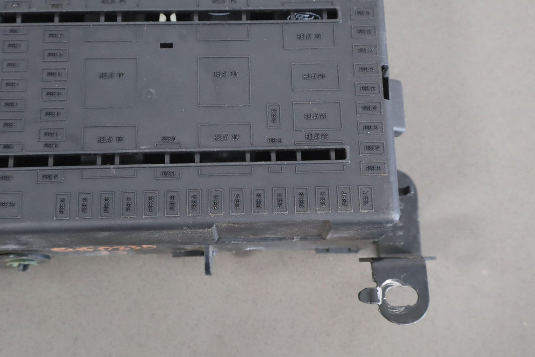 03 - 04 Ford Powerstroke 6.0L Diesel Cabin Fuse Junction Box 3C3T - 14A067 - EC