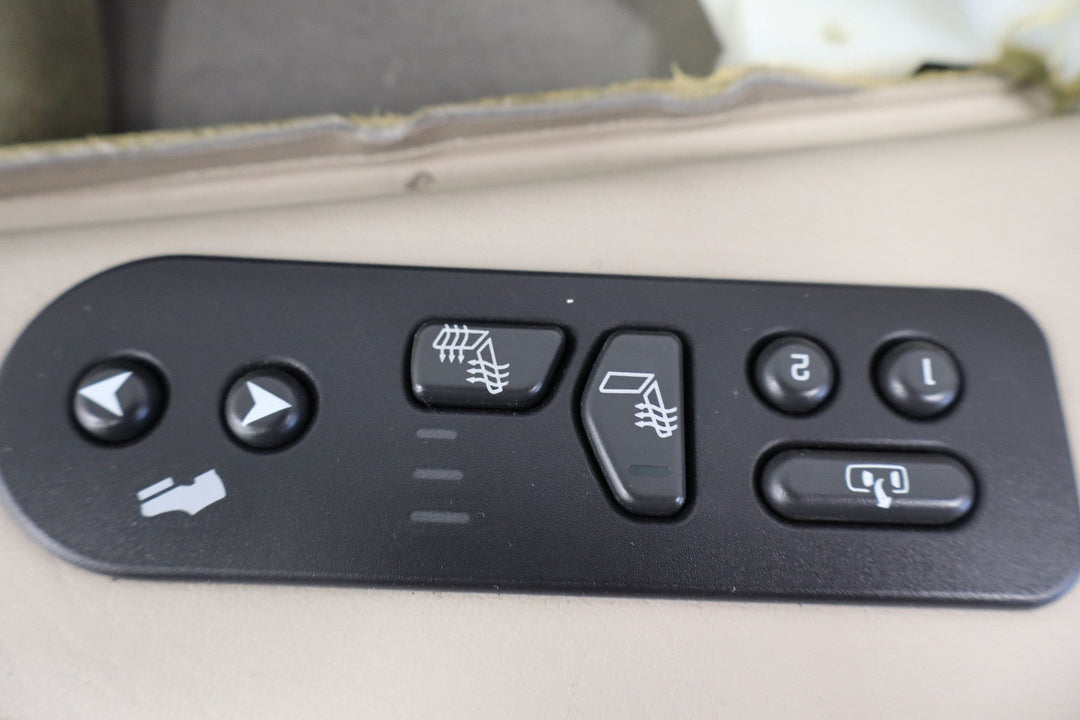 03 - 04 GMC Yukon XL 1500 2500 Left Driver Front Door Panel *No Window Switch*