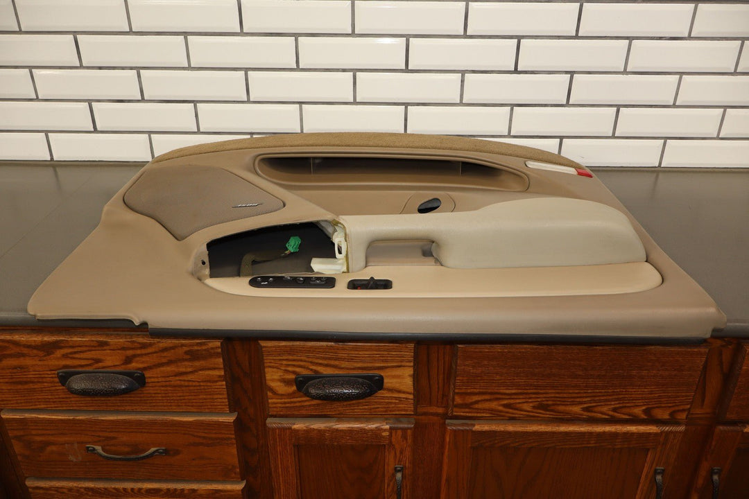 03 - 04 GMC Yukon XL 1500 2500 Left Driver Front Door Panel *No Window Switch*