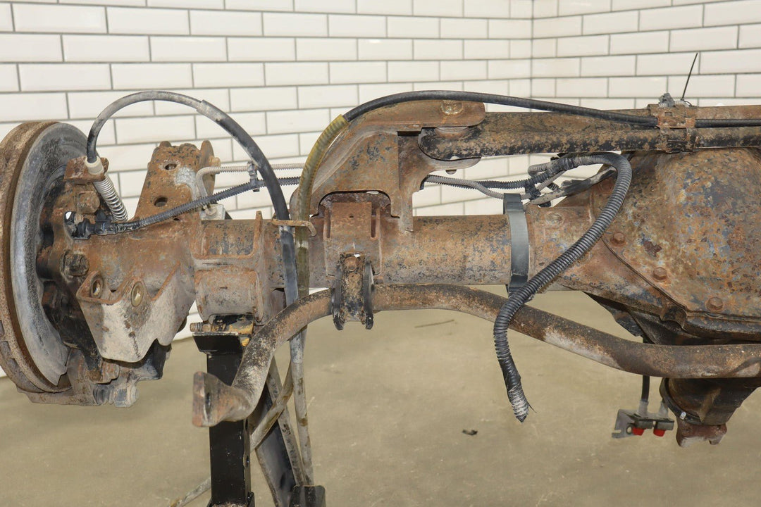 03 - 05 Hummer H2 Solid Rear Axle 4.10 Gear Ratio (Opt GT5) W/ Brakes