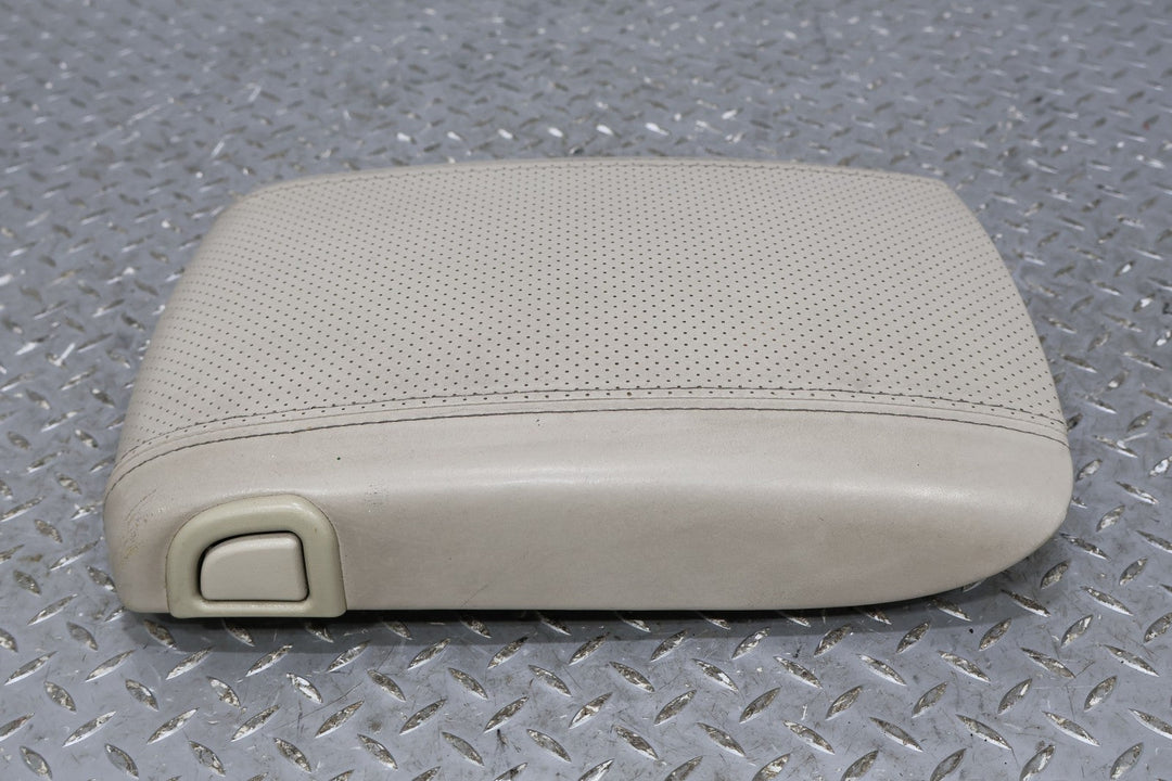 03 - 06 Cadillac Escalade Center Console Lid (Shale 152) W/Hinge (Minor Wear)