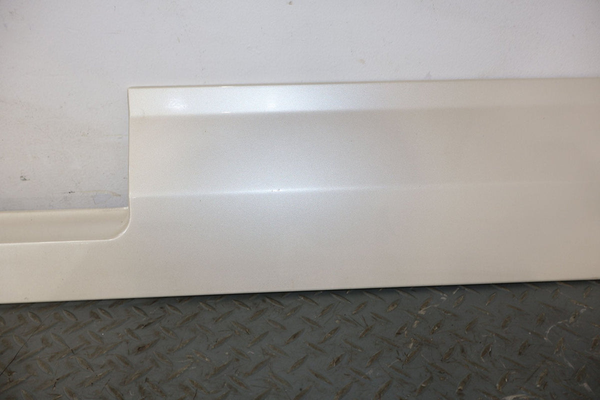 03-06 Cadillac Escalade Rear Exterior Lower Tailgate Moulding -White Diamond 98U