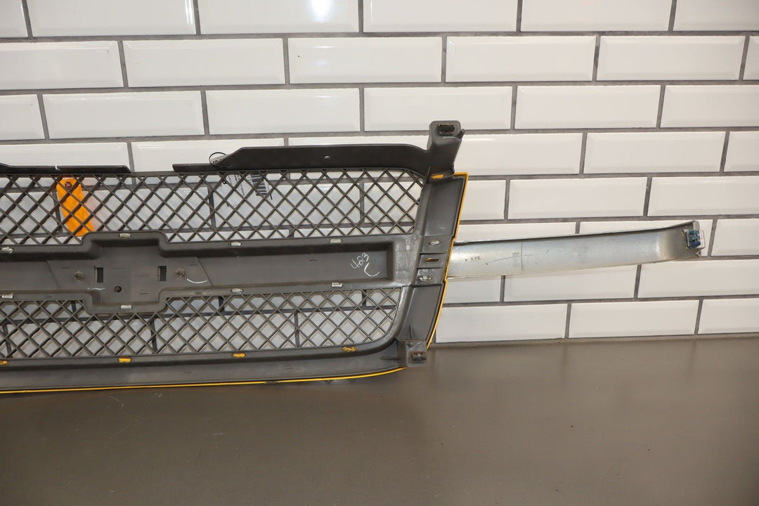 03 - 06 Chevy Avalanche OEM Yellow Grille with Headlights / Signals Sun Faded