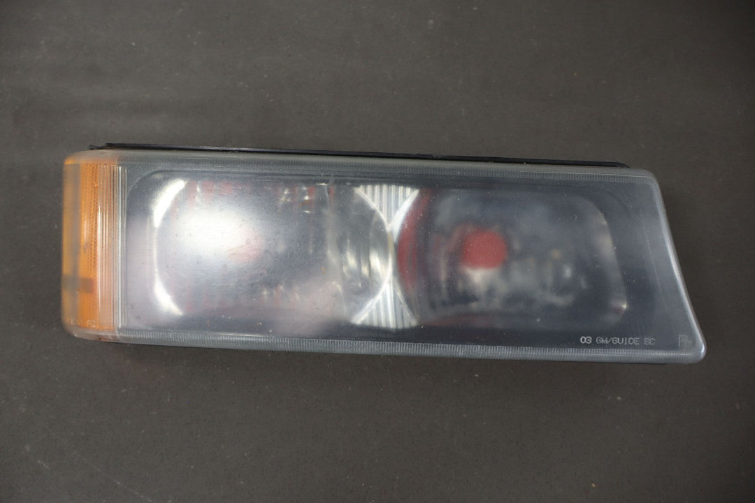 03 - 06 Chevy Avalanche OEM Yellow Grille with Headlights / Signals Sun Faded