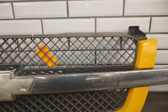 03 - 06 Chevy Avalanche OEM Yellow Grille with Headlights / Signals Sun Faded