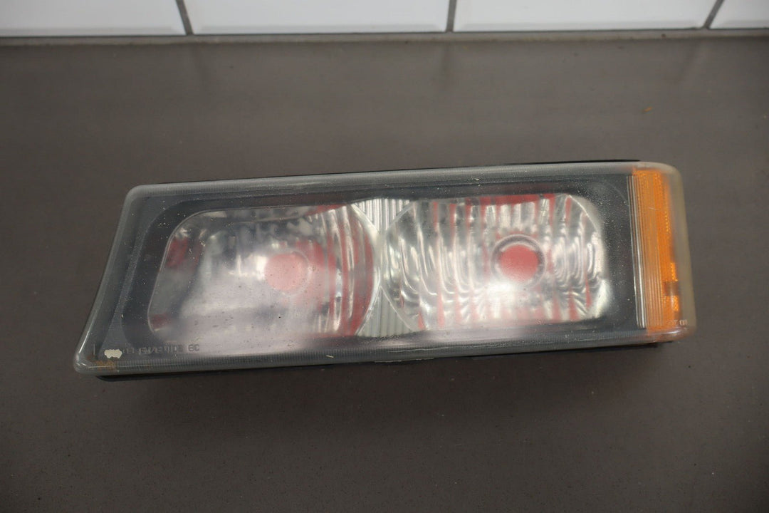 03 - 06 Chevy Avalanche OEM Yellow Grille with Headlights / Signals Sun Faded