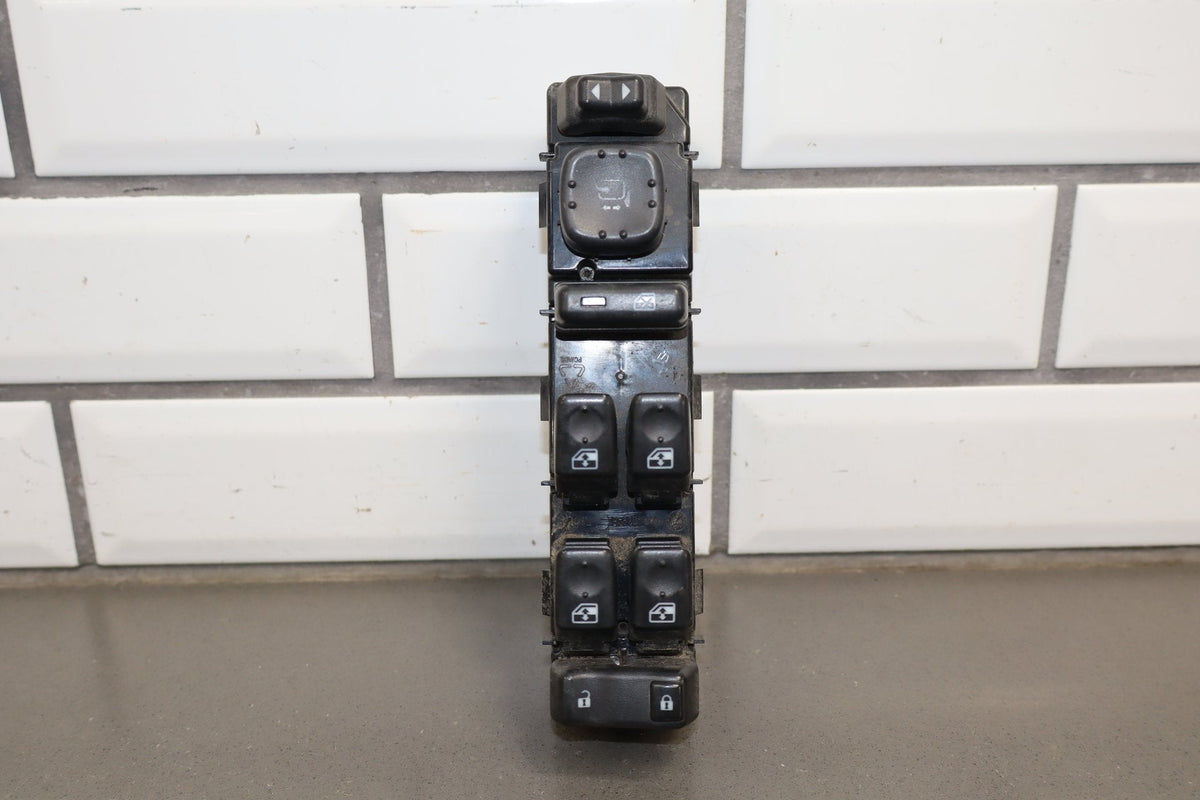 03-06 Chevy GMC Driver Left LH Window Switch DDM 15125143