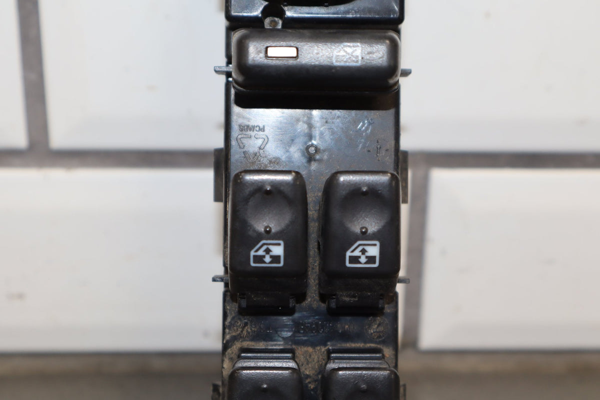 03-06 Chevy GMC Driver Left LH Window Switch DDM 15125143