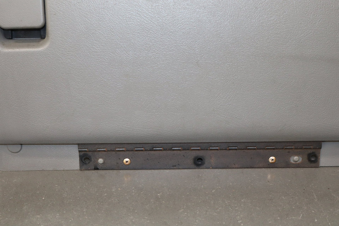 03 - 06 Chevy GMC Truck SUV GMT800 Glove Box Medium Gray 922