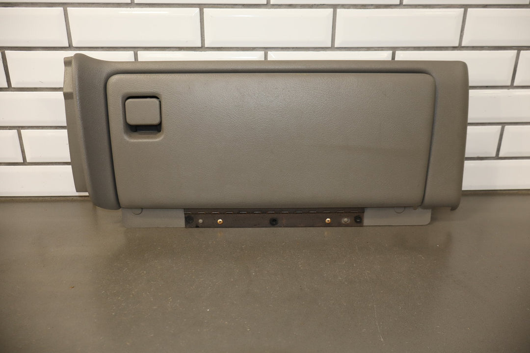 03 - 06 Chevy GMC Truck SUV GMT800 Glove Box Medium Gray 922