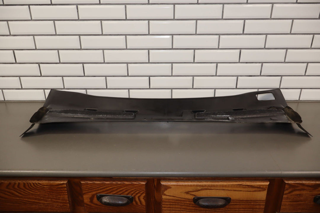 03 - 06 Chevy SSR Front Center Cowl Vent Panel (Textured Black)