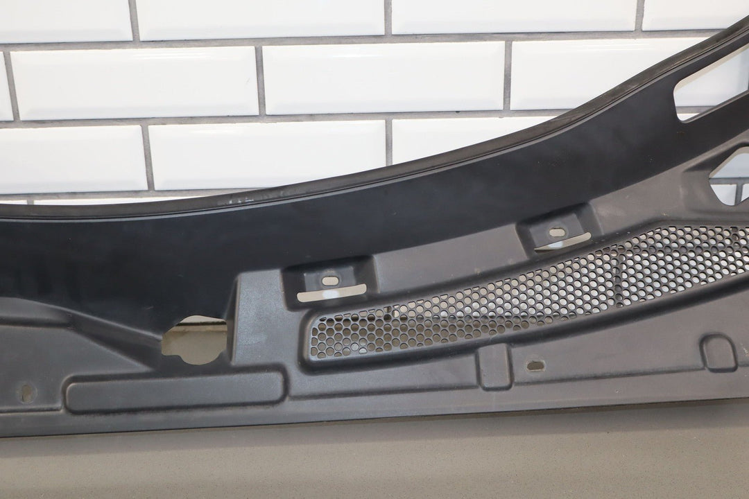 03 - 06 Chevy SSR Front Center Cowl Vent Panel (Textured Black)