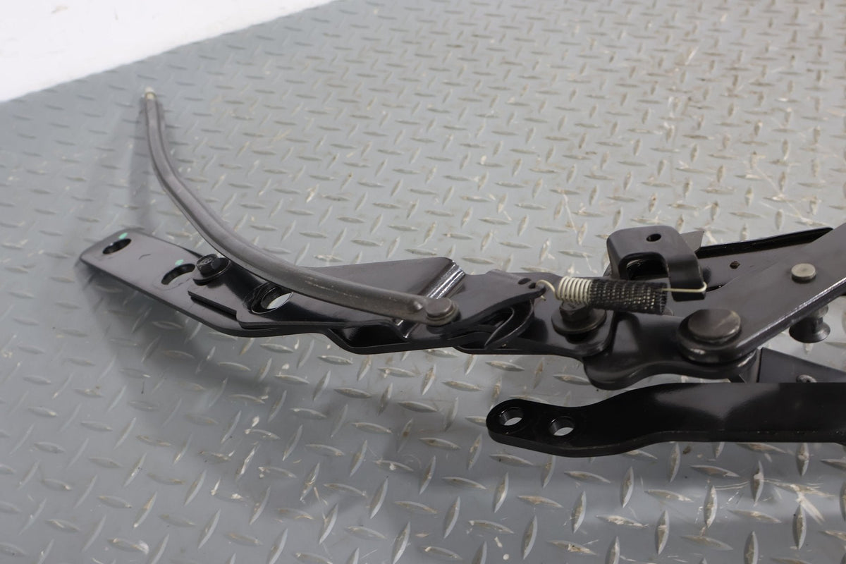 03-06 Chevy SSR Left LH Driver Convertible Hard Top Hinge (Black)
