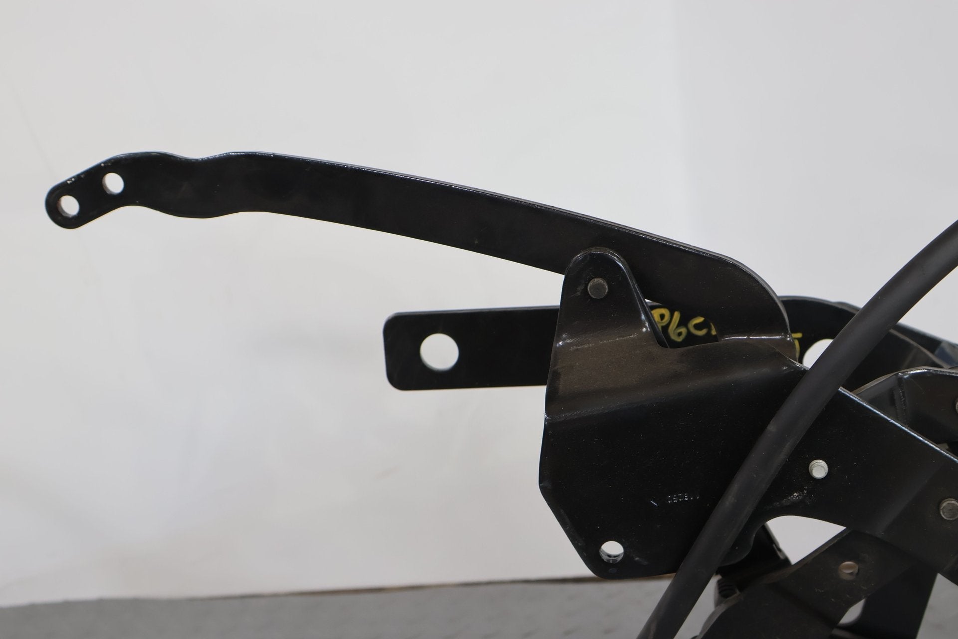 03-06 Chevy SSR LH &amp; RH Pair of Convertible Top Hinges (Tested) OEM
