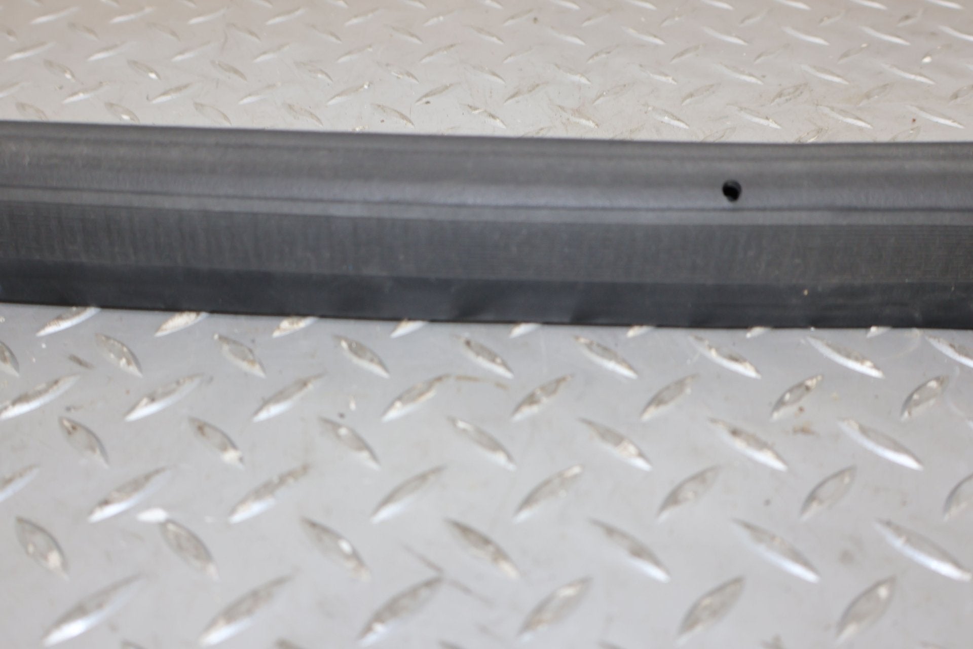 03-06 Chevy SSR RH Right Passenger Door WeatherStripping Seal W/Window Roof Seal