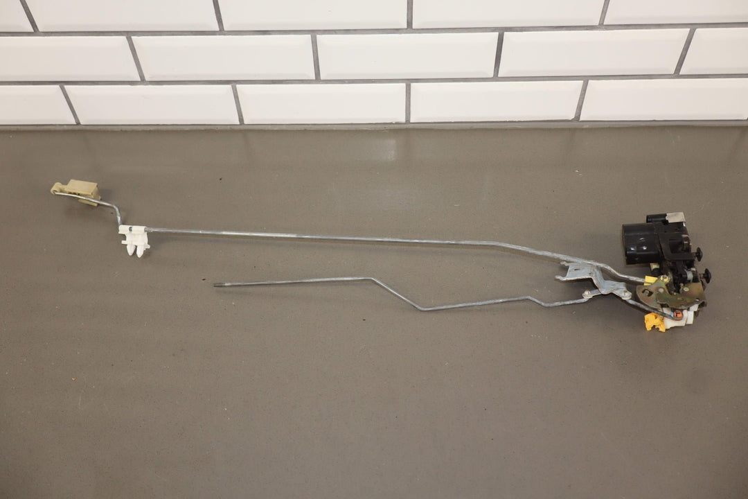 03 - 06 Chevy SSR RH Right Passenger Front Door Latch W/Lock Rods Tested