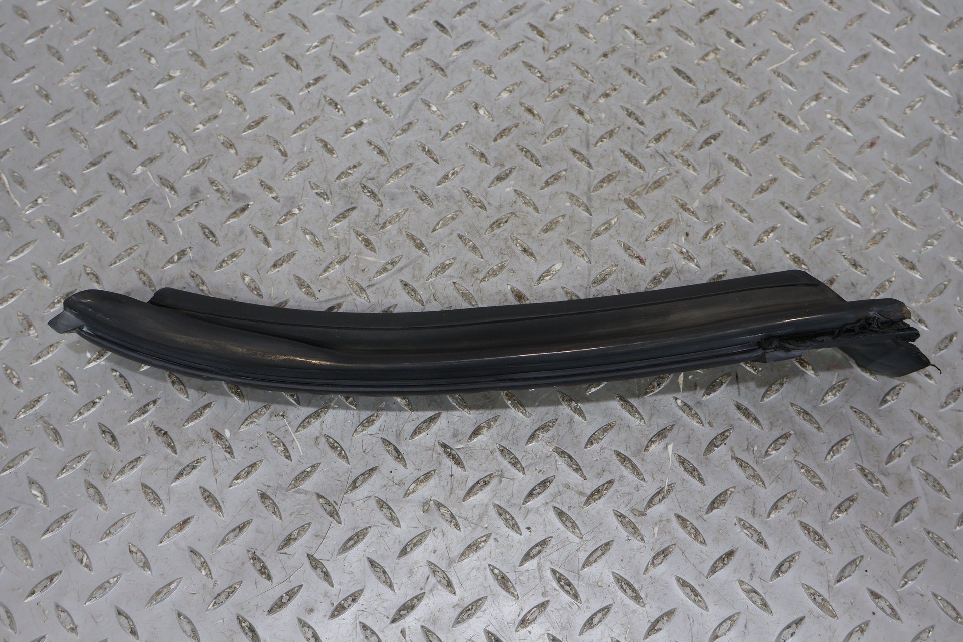 03-06 Chevy SSR Right Passenger Roof Window Weather Stripping Gasket Seal