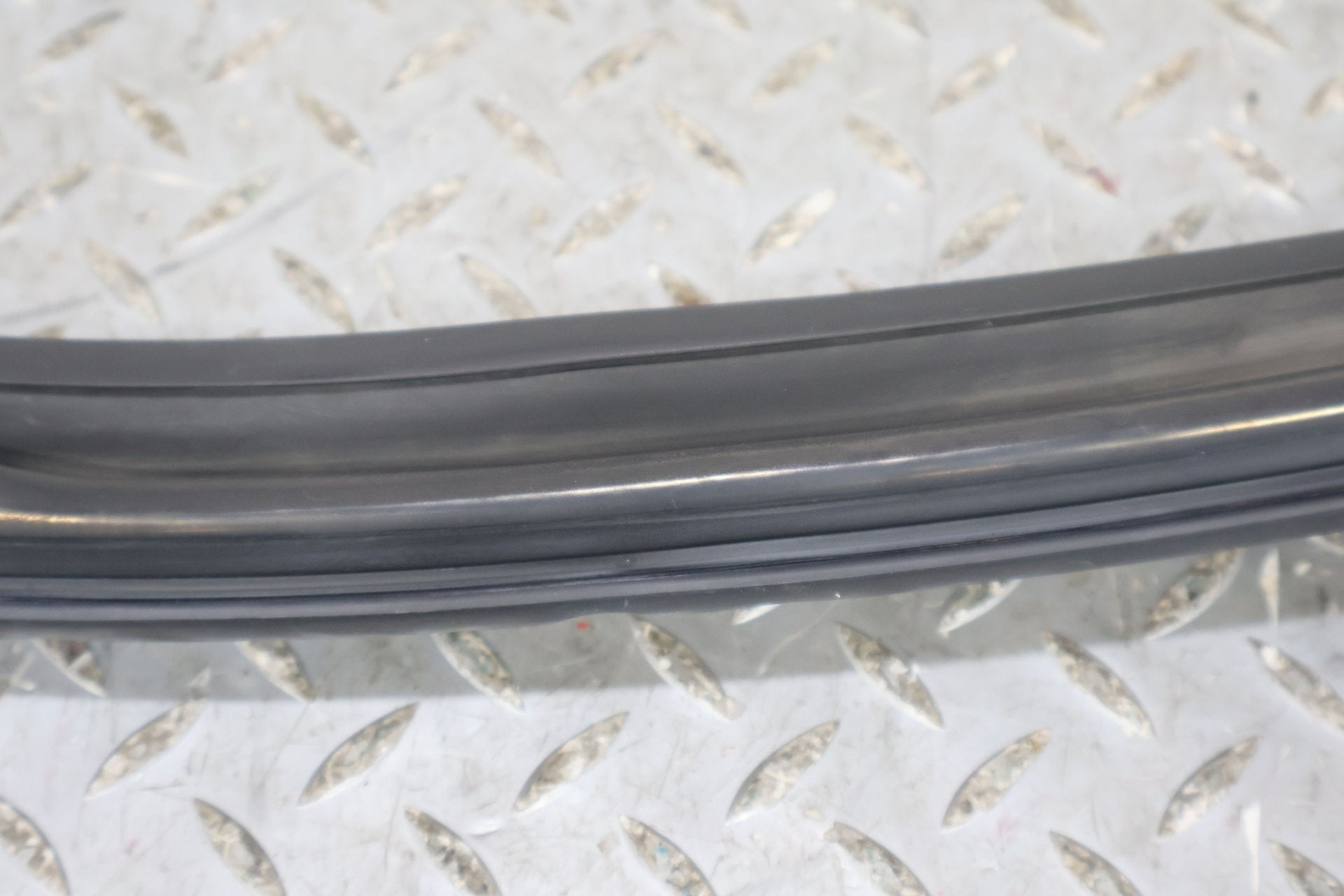 03-06 Chevy SSR Right Passenger Roof Window Weather Stripping Gasket Seal