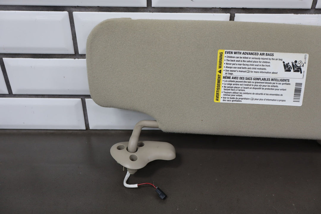 03 - 06 Chevy Tahoe Suburban GMT800 Interior Sun Visors Pair Left/Right OEM