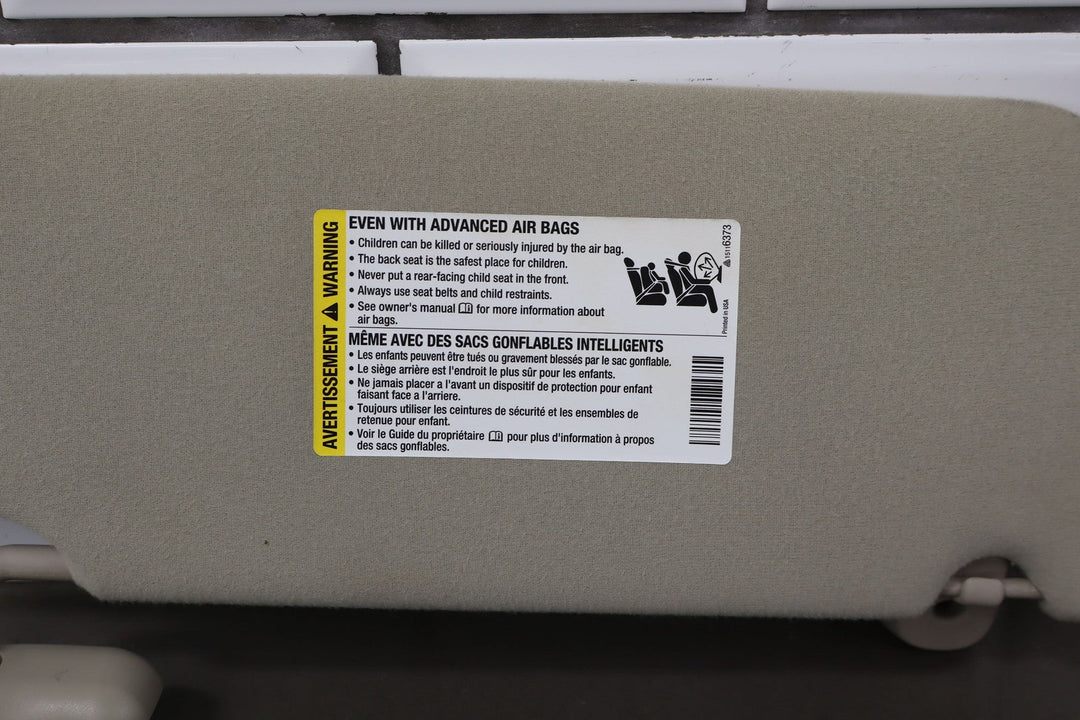 03 - 06 Chevy Tahoe Suburban GMT800 Interior Sun Visors Pair Left/Right OEM